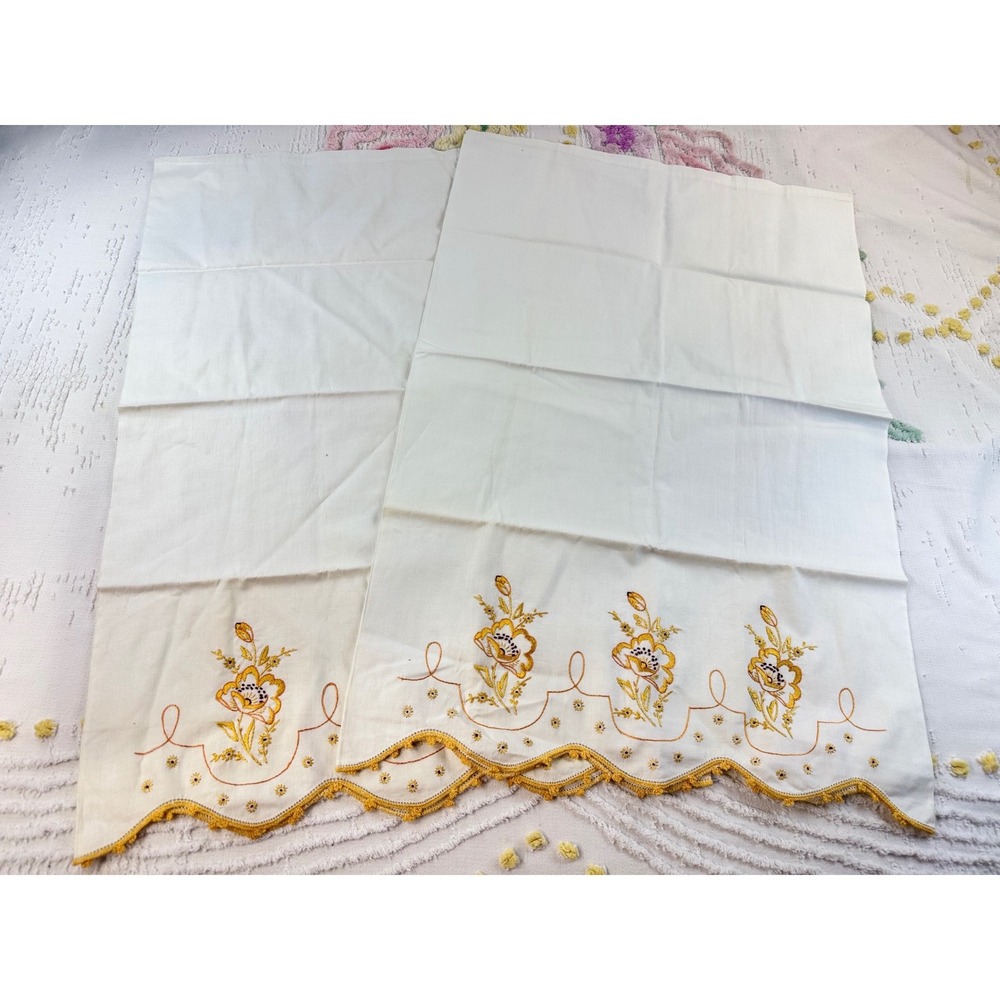 Vintage Embroidered Floral Pillowcases White Gold Scalloped Crochet Trim Set2
